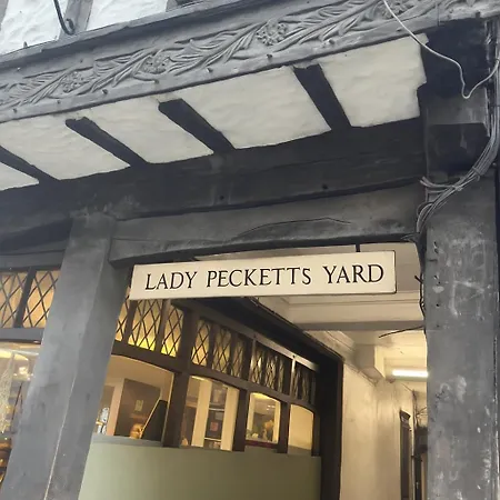 Lady Peckett's Yard