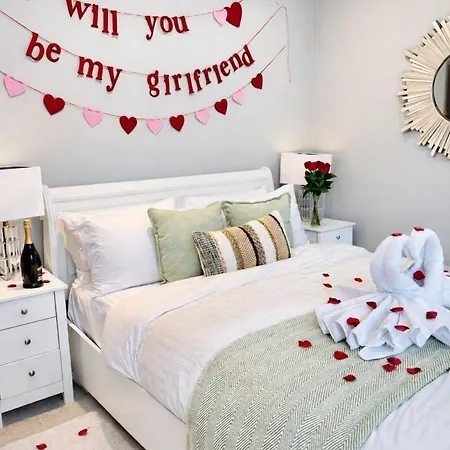 Lady Peckett's Yard - Free Parking - * York